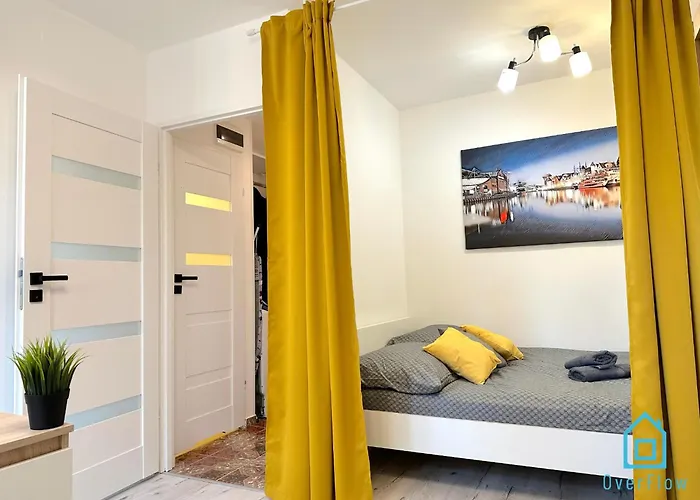 Honey Apartment- Cozy Retreat, 10 Minutes To Gdansk Old Town